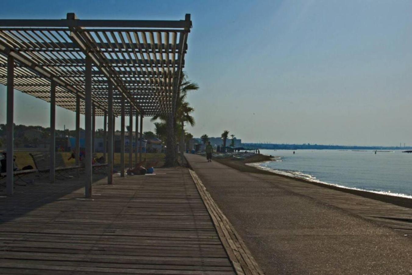 Oroklini Star 200Metres From The Sandy Beach Larnaca Exteriör bild
